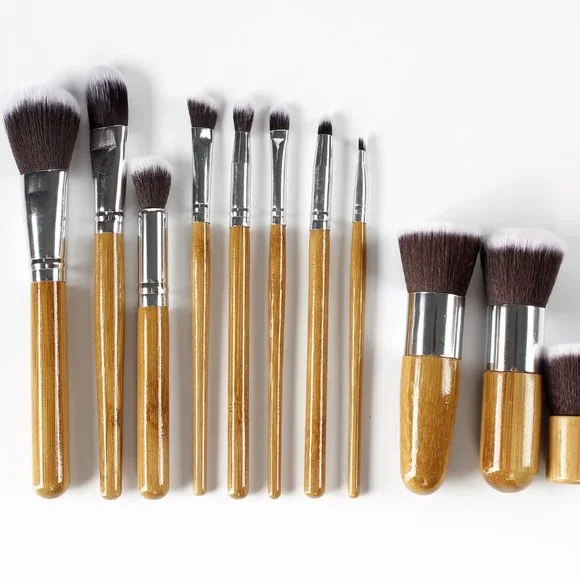 Bamboo Pro Makeup Brush Set with Bag - Picture 7 of 11